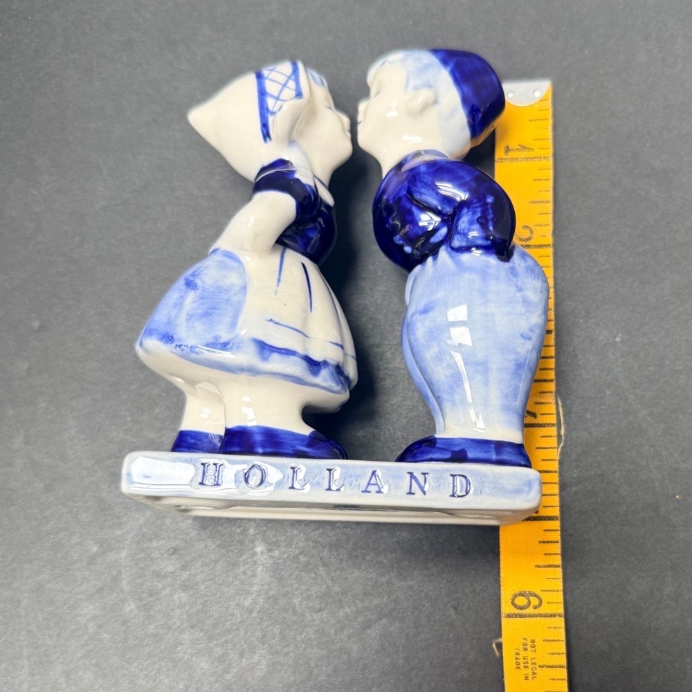 Vintage Delfts Blue Hand Painted Kissing Dutch Boy and Girl Figurine Holland - Picture 5 of 6